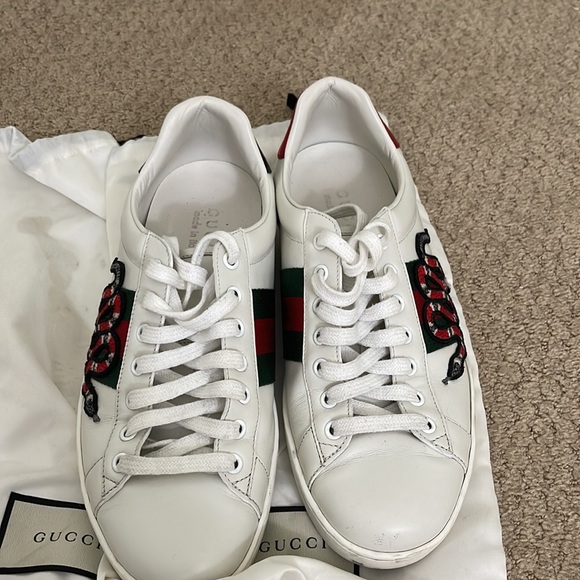 Worn this a few amount of times - Picture 6 of 7